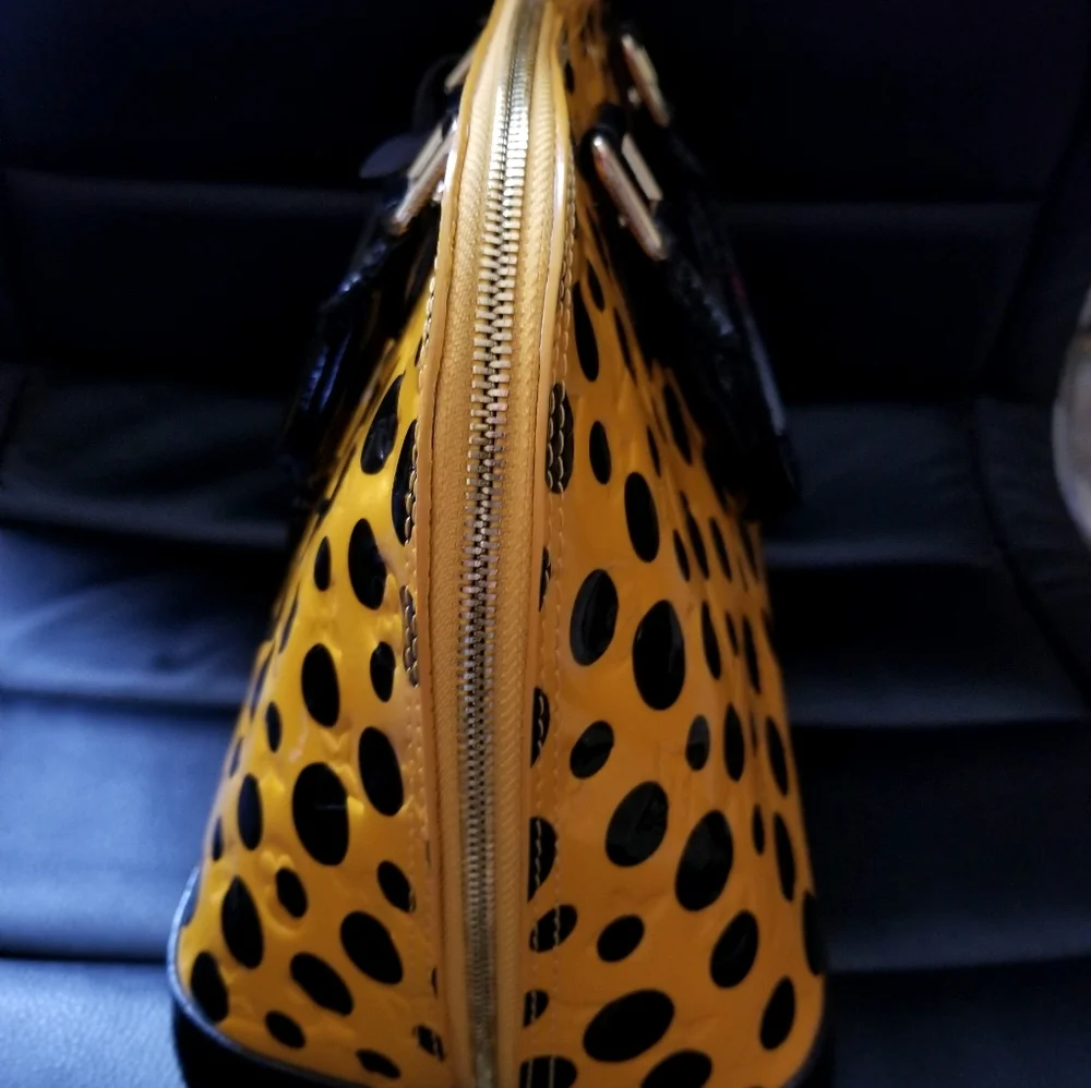 Genuine Leather Alma handbag. - Picture 2 of 9